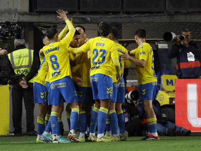 Munir El Haddadi của Las Palmas ăn mừng khi ghi bàn thắng đầu tiên cùng đồng đội vào ngày 4 tháng 1 năm 2024