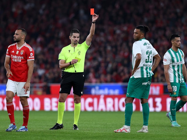 Rio Ave's Aderlan Santos is shown a red card by referee Iancu Vasilica after receiving two yellow cards on January 14, 2024