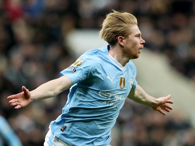 Liverpool duo, Kevin De Bruyne up for Premier League Player of the Month
