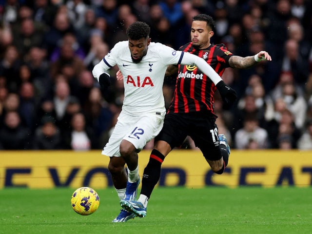 Tottenham Hotspur's Emerson Royal in action with AFC Bournemouth's Justin Kluivert on January 21, 2024