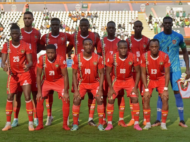 Các cầu thủ Guinea-Bissau chụp ảnh tập thể trước trận đấu ngày 22/1/2024