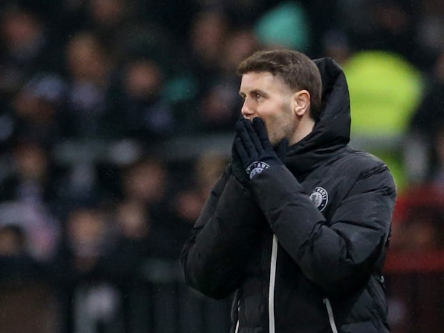 St Pauli coach Fabian Hurzeler reacts on January 31, 2024