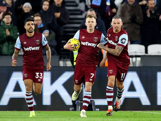 West Ham United's James Ward-Prowse celebrates scoring their first goal with teammates on February 1, 2024