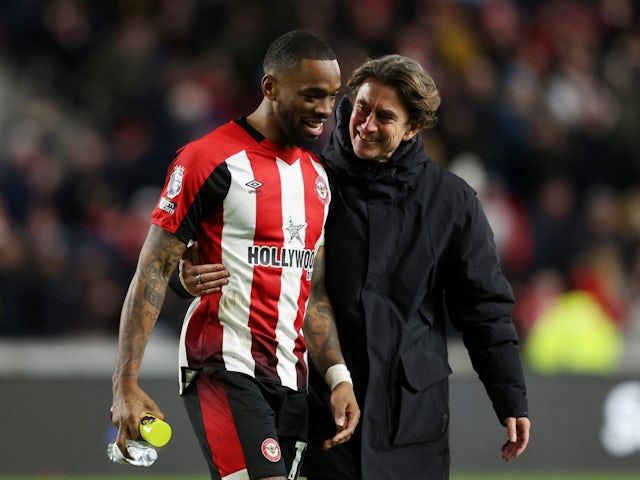 Brentford manager Thomas Frank celebrates with Ivan Toney after the match on January 20, 2024