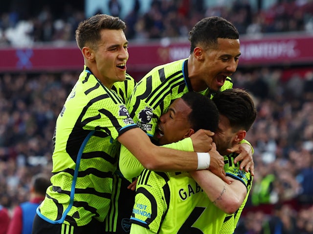 Sensational Arsenal hit woeful West Ham United for six