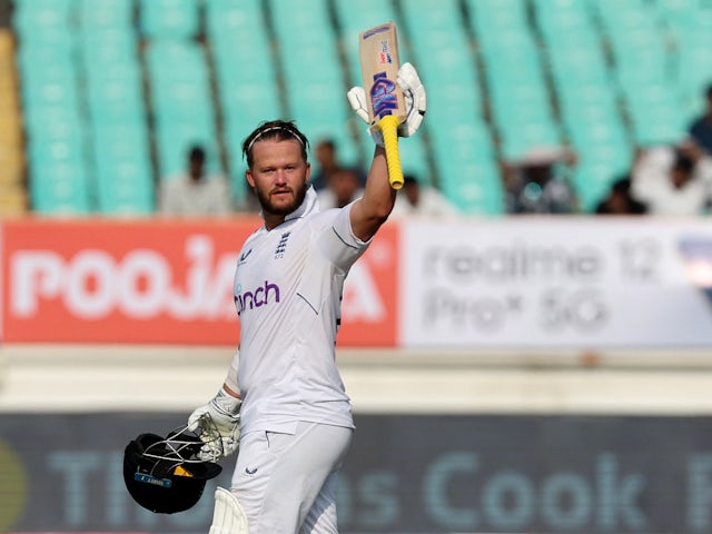 Duckett hits blistering ton as England fight back against India