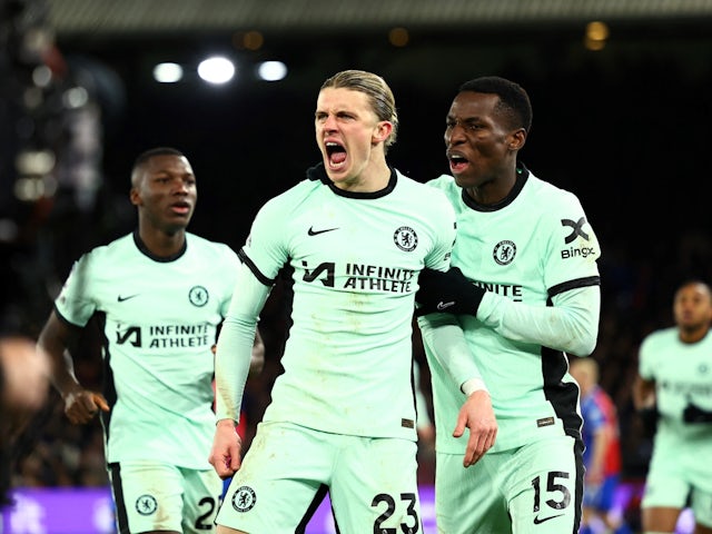 Gallagher haunts Palace as Chelsea claim crucial comeback victory