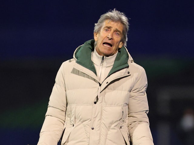 Real Betis coach Manuel Pellegrini reacts on February 22, 2024