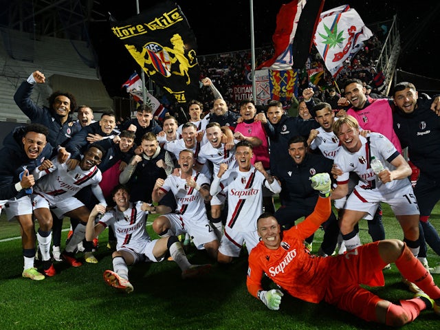Bologna players celebrate after the match on March 3, 2024