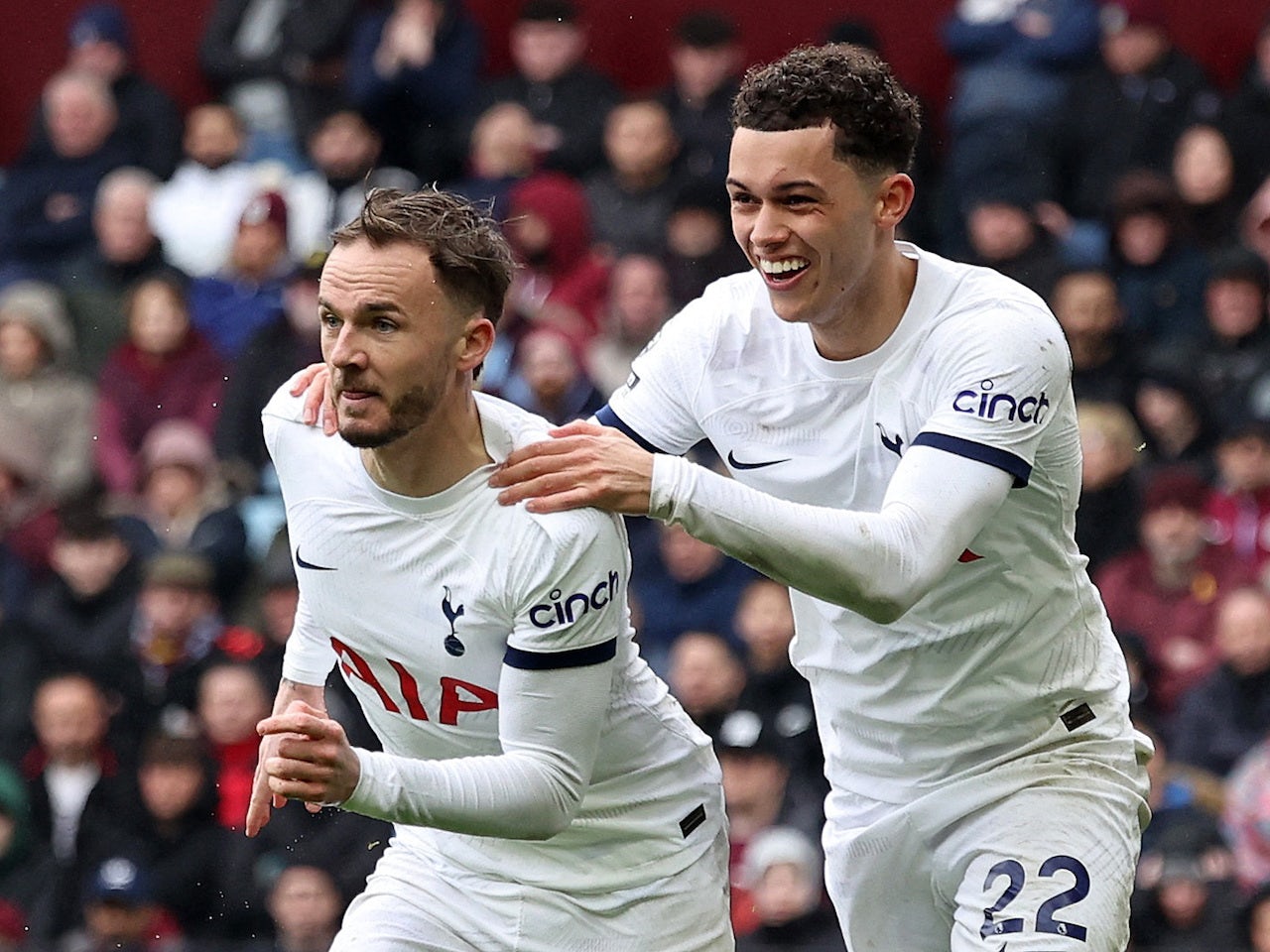 Tottenham Hotspur thump 10-man Aston Villa in crucial top-four battle at Villa Park