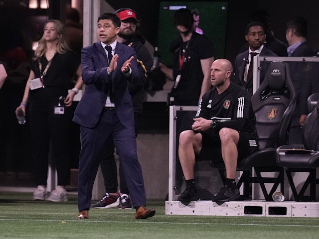 Huấn luyện viên trưởng Atlanta United Gonzalo Pineda phản ứng vào ngày 10 tháng 3 năm 2024