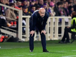 Fiorentina coach Vincenzo Italiano reacts on March 10, 2024