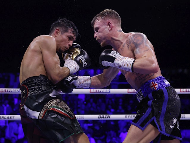 Smith dazzles in stoppage win over Zepeda
