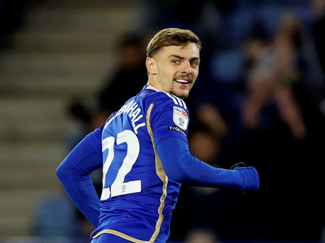 Spurs to rival Man United for cut-price £25m Leicester midfielder?