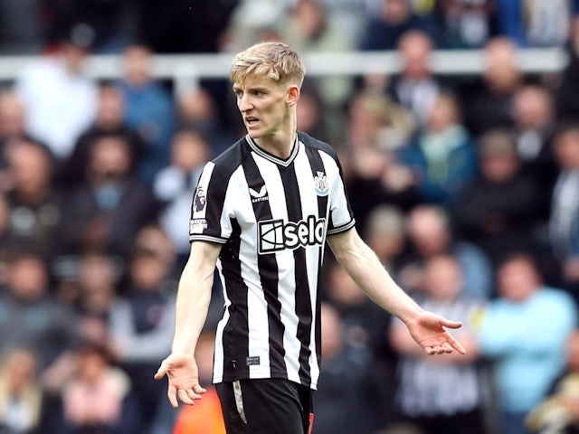 Newcastle winger ruled out of Everton Premier League clash
