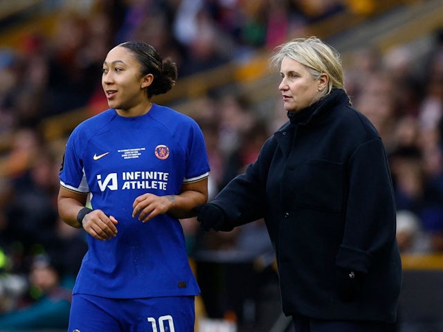 Chelsea manager Emma Hayes with Lauren James during the match on March 31, 2024