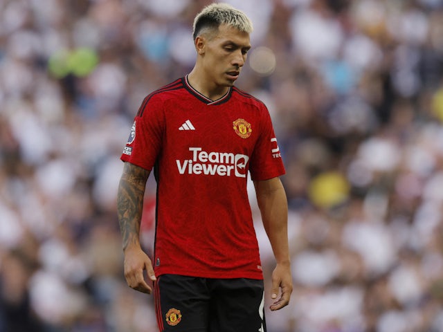Man United 'make transfer decision on two injury-hit defenders'