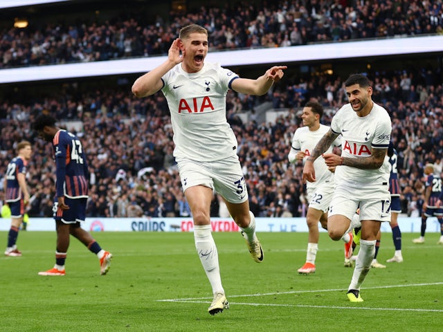 Tottenham move into fourth with home win over Forest