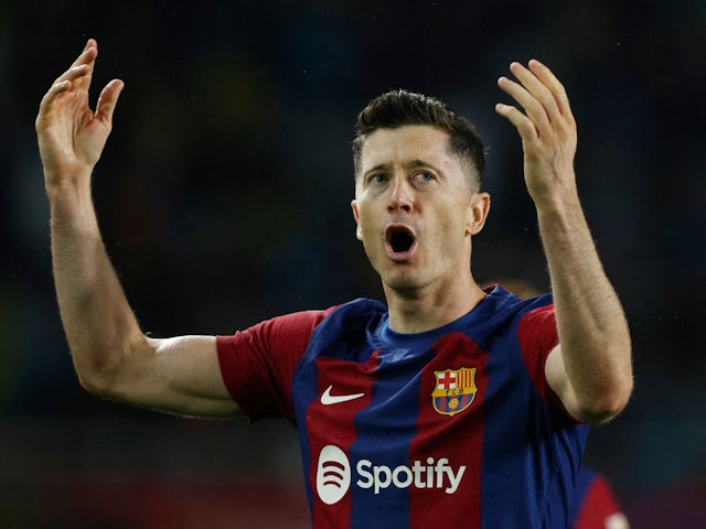 Robert Lewandowski của Barcelona ăn mừng khi ghi bàn thắng thứ ba vào ngày 29 tháng 4 năm 2024