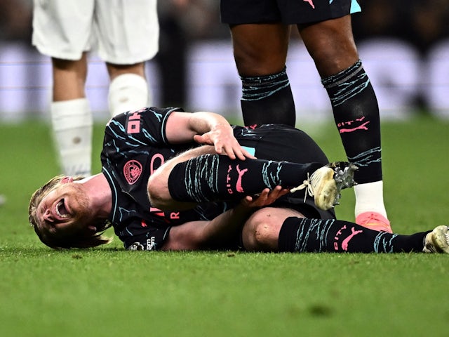Manchester City's Kevin De Bruyne reacts after sustaining an injury on May 14, 2024