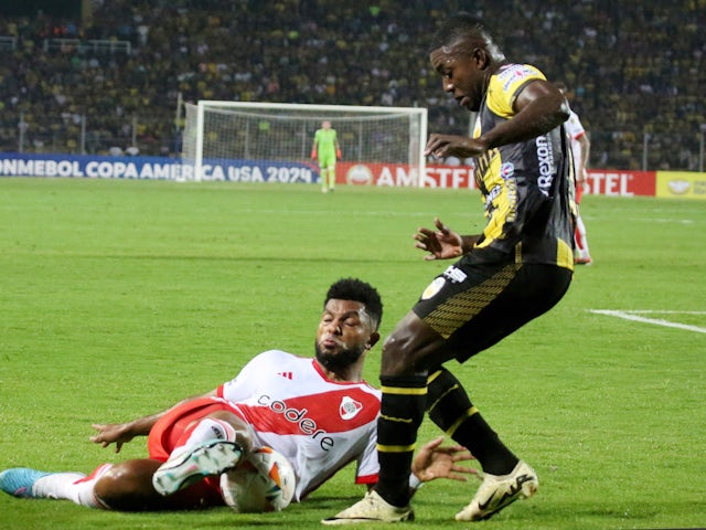 Andres Murillo in action for Deportivo Tachira in a May 2024 Copa Libertadores encounter