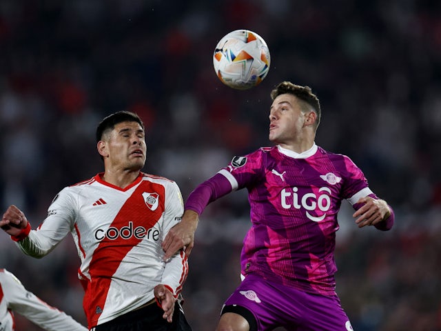 Bautista Merlini in action for Libertad at the 2024 Copa Libertadores against River Plate in May