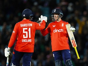 England pull off rare feat in T20 victory over Pakistan
