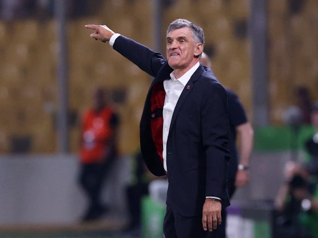 Olympiacos coach Jose Luis Mendilibar reacts on May 29, 2024