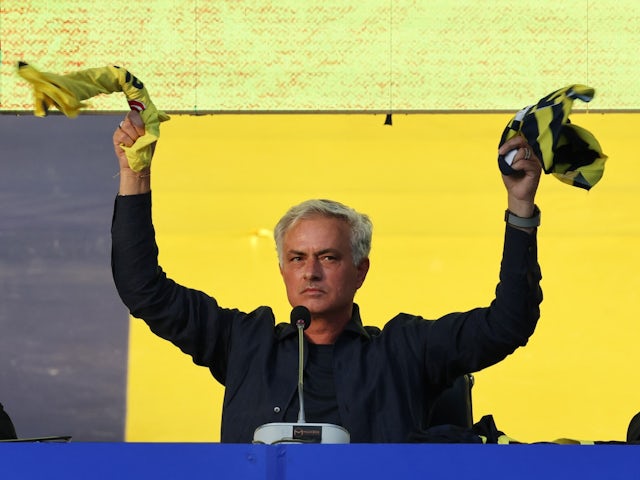 Man Utd attacker 'rules out Fenerbahce move' due to Mourinho stance