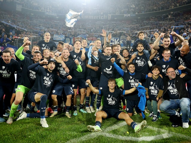 VfL Bochum celebrate after winning the penalty shootout and the relegation play-off final on May 29, 2024