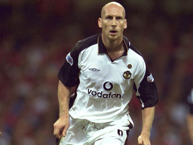 Jaap Stam in action for Manchester United on August 12, 2001