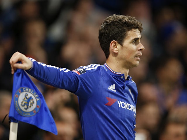 Oscar in action for Chelsea in 2016.