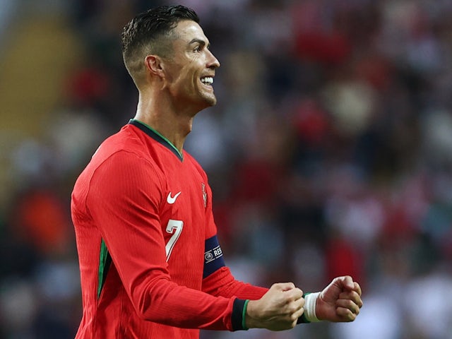 Martinez lavishes praise on "unbelievable" Ronaldo