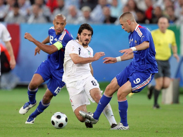 Italy's Gennaro Gattuso in action with France's Thierry Henry and Karim Benzema on June 17, 2008 [IMAGO]