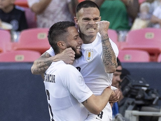 Nahtian Nandez celebrate a goal for Uruguay in a friendly against Mexico in June 2024