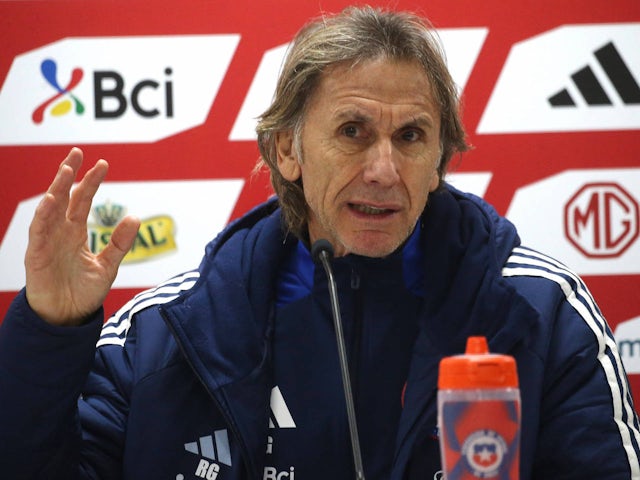 Huấn luyện viên Chile Ricardo tại cuộc họp báo tháng 6 năm 2024