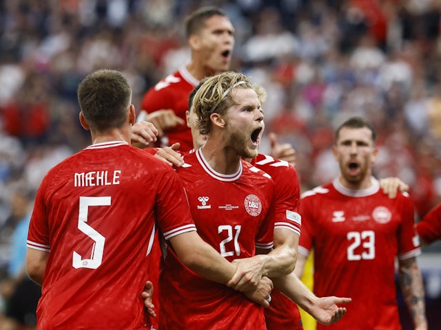 Morten Hjulmand của Đan Mạch ăn mừng bàn thắng vào lưới Anh vào ngày 20 tháng 6 năm 2024