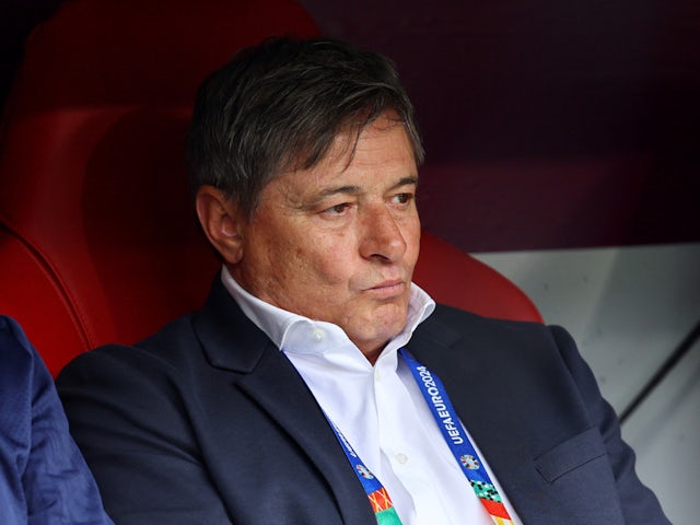 Huấn luyện viên Serbia Dragan Stojkovic chụp ảnh vào tháng 6 năm 2024