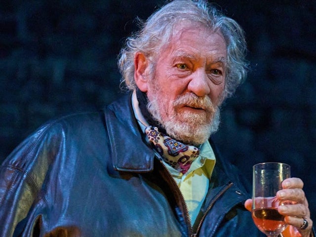 Sir Ian McKellen withdraws from theatre tour after stage fall