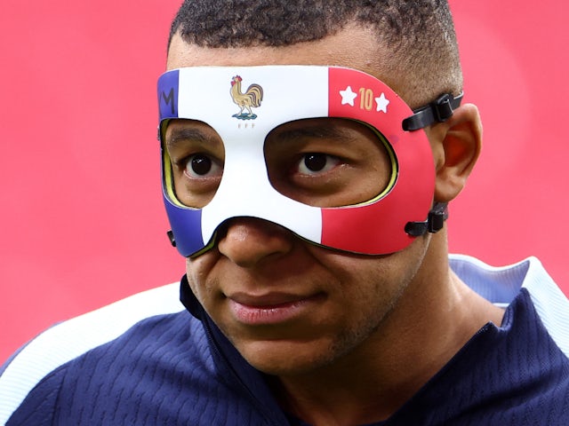 Will Kylian Mbappe play today? Can he wear his mask?