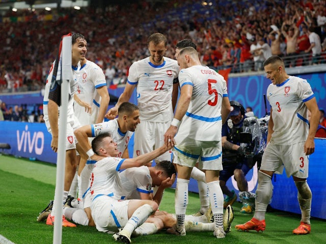 Lukas Provod của Cộng hòa Séc ăn mừng khi ghi bàn thắng đầu tiên vào ngày 18 tháng 6 năm 2024