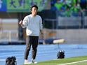 Shonan Bellmare head coach Satoshi Yamaguchi during the 2024 J1 League match between Shonan Bellmare 4-4 Urawa Red Diamonds at Lemon Gas Stadium Hiratsuka in Kanagawa, Japan, March 17, 2024 [IMAGO]