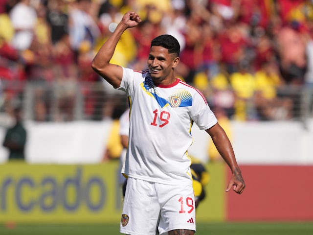 Eric Ramirez celebrates after Venezuela defeated Ecuador at the 2024 Copa America