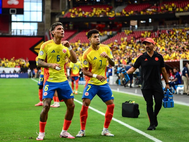  Luis Diaz và Richard Rios ăn mừng bàn thắng của Colombia vào ngày 26/6/2024 tại Copa America