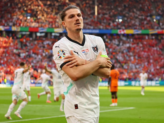 Austriatul Marcel Sabitzer sărbătorește marcarea celui de-al treilea gol al țării sale pe 25 iunie 2024