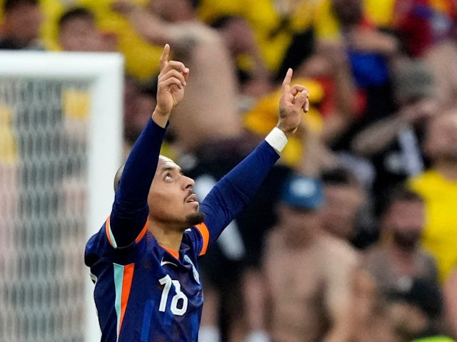 Jucătorul olandez Donyiel Malen sărbătorește marcarea celui de-al doilea gol al țării sale pe 2 iulie 2024