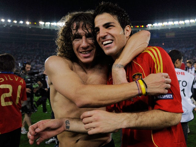 El español Carles Puyol celebra la victoria de su país sobre Alemania en la final del Campeonato de Europa de 2008 en el estadio Ernst Happel de Viena, el 29 de junio de 2008.