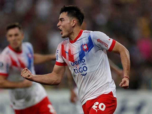 Wilder Viera celebrates scoring for Cerro Porteno