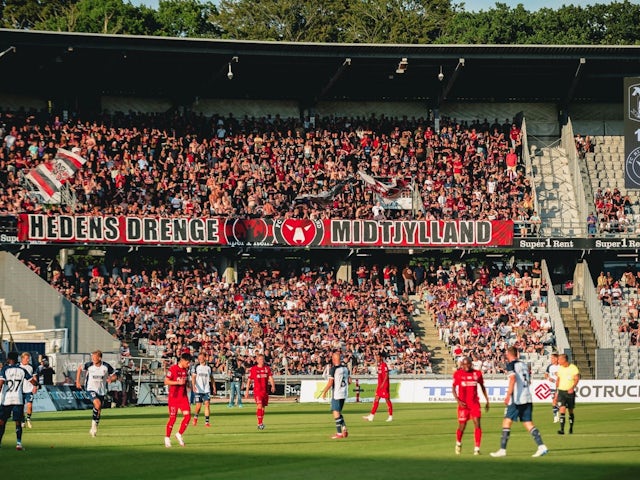 Người hâm mộ FC Midtjylland trong trận đấu 3F Superliga với Aarhus GF tại Ceres Park Aarhus Ceres Park Đan Mạch, ngày 19 tháng 7 (ngày 21 tháng 7 năm 2024)