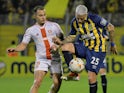 Enzo Copetti of Rosario Central in action against Internacional on July 16, 2024